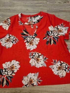 SHEIN Floral Red Women's‎ Top